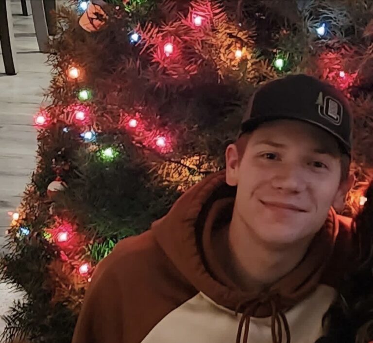 Jakob Esperum, 20, Fatally Killed in Tragic Willamette River Submersion; Beavercreek Community Mourns “Heartbreaking Loss” After High-Speed Pursuit Ends in Downtown Portland Disaster